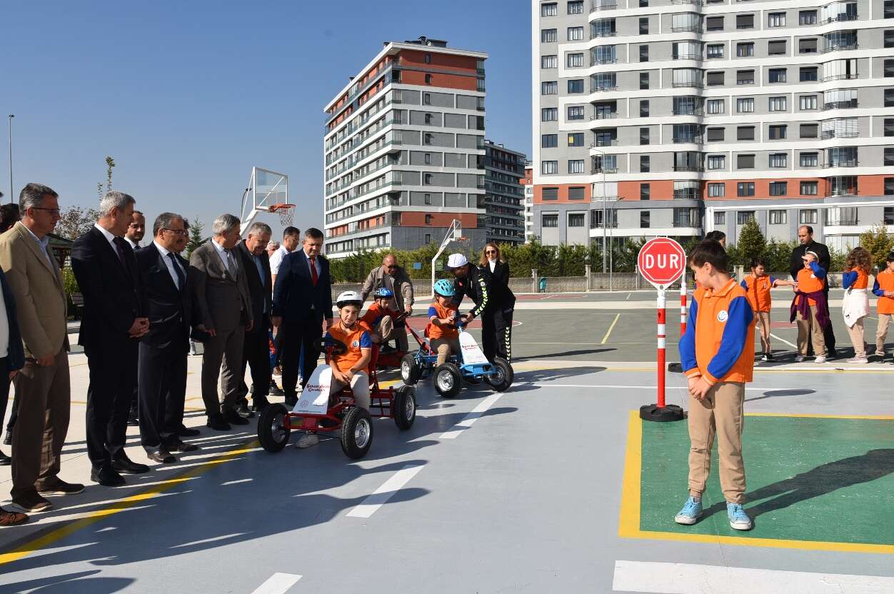 Minikler Konya’da trafiği yaşayarak öğrenecek 1